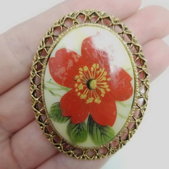 Vintage Bright Red Flower Brooch, Oval Gold Tone Frame Setting Lapel Pin, Estate - Picture 1 of 6
